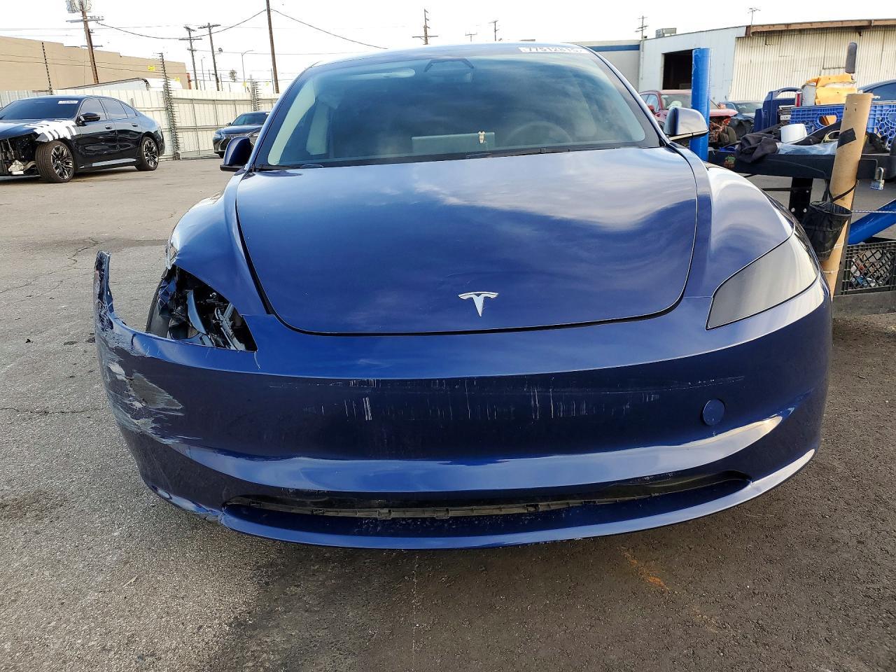 2024 Tesla Model 3 - Фото 5