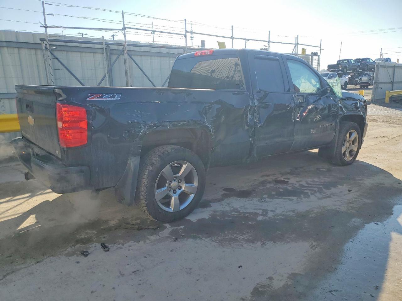 2017 Chevrolet Silverado K1500 Lt - Фото 3
