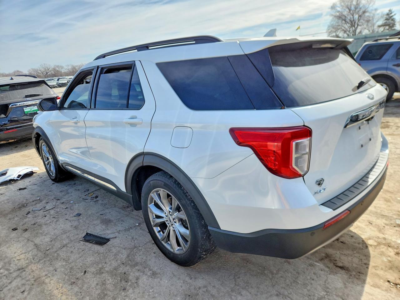 2020 Ford Explorer Xlt - Фото 2