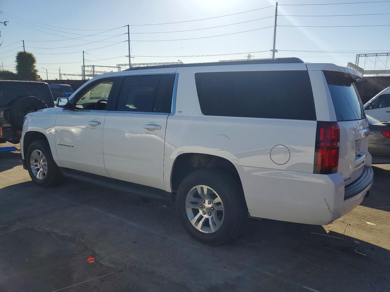 2019 Chevrolet Suburban C1500 Lt - Фото 2