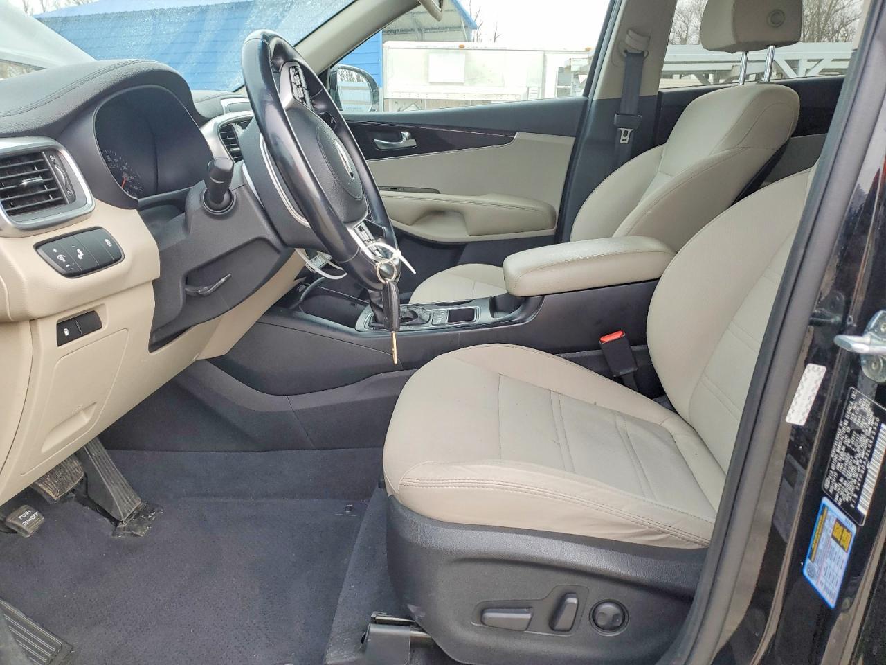 2020 Kia Sorento L - Image 7