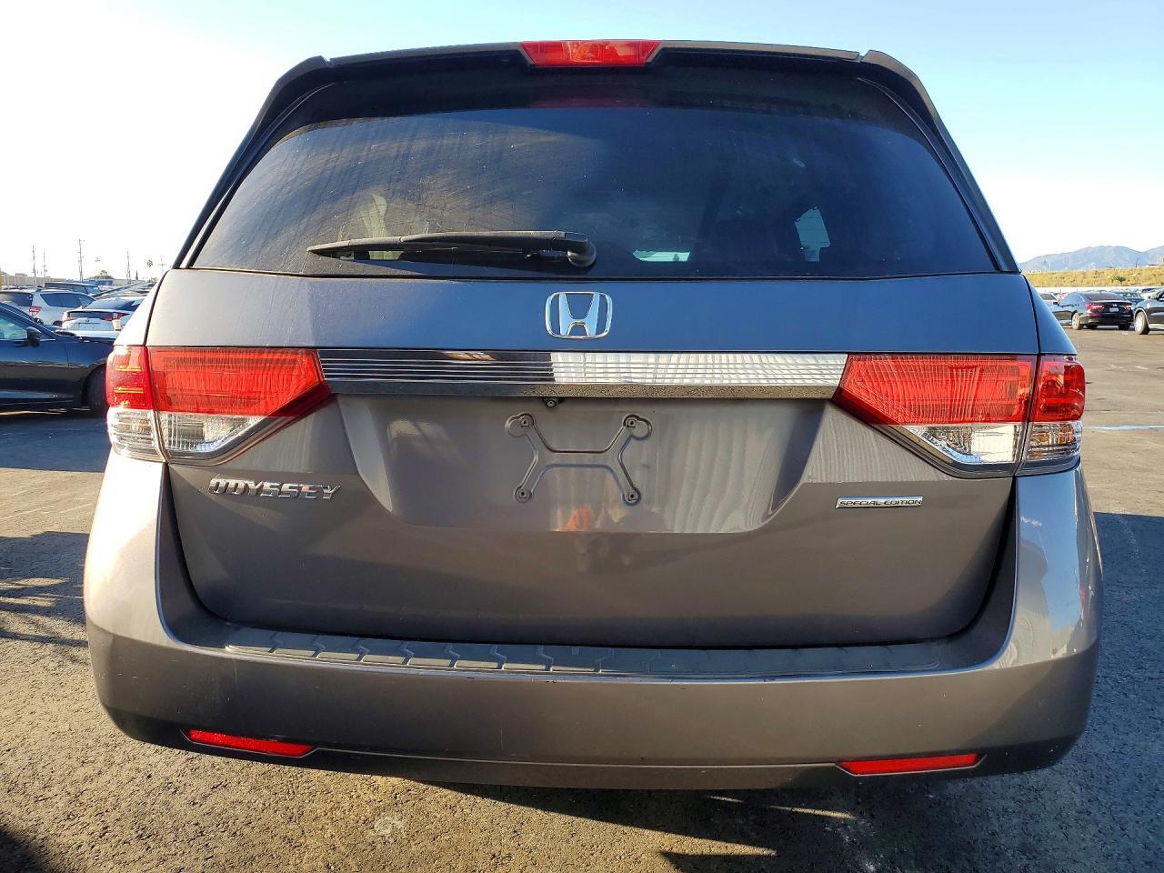 2016 Honda Odyssey Se - Фото 6