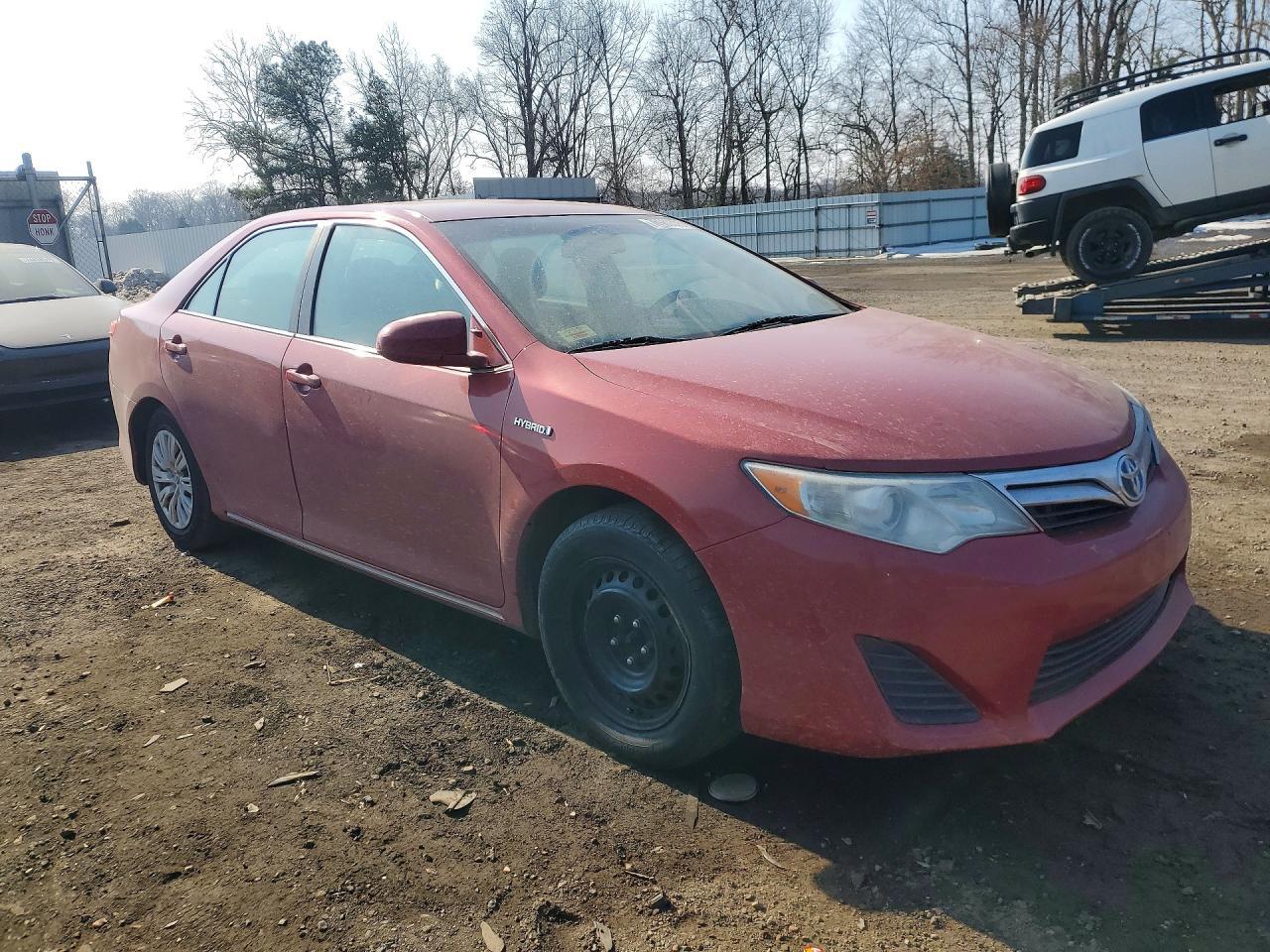 2014 Toyota Camry - Image 4