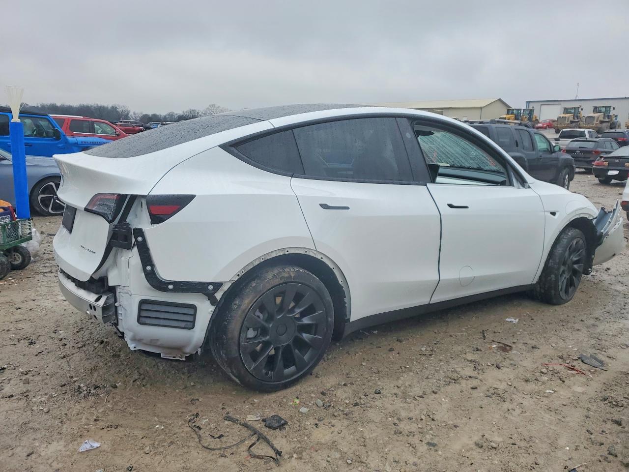 2023 Tesla Model Y - Фото 3