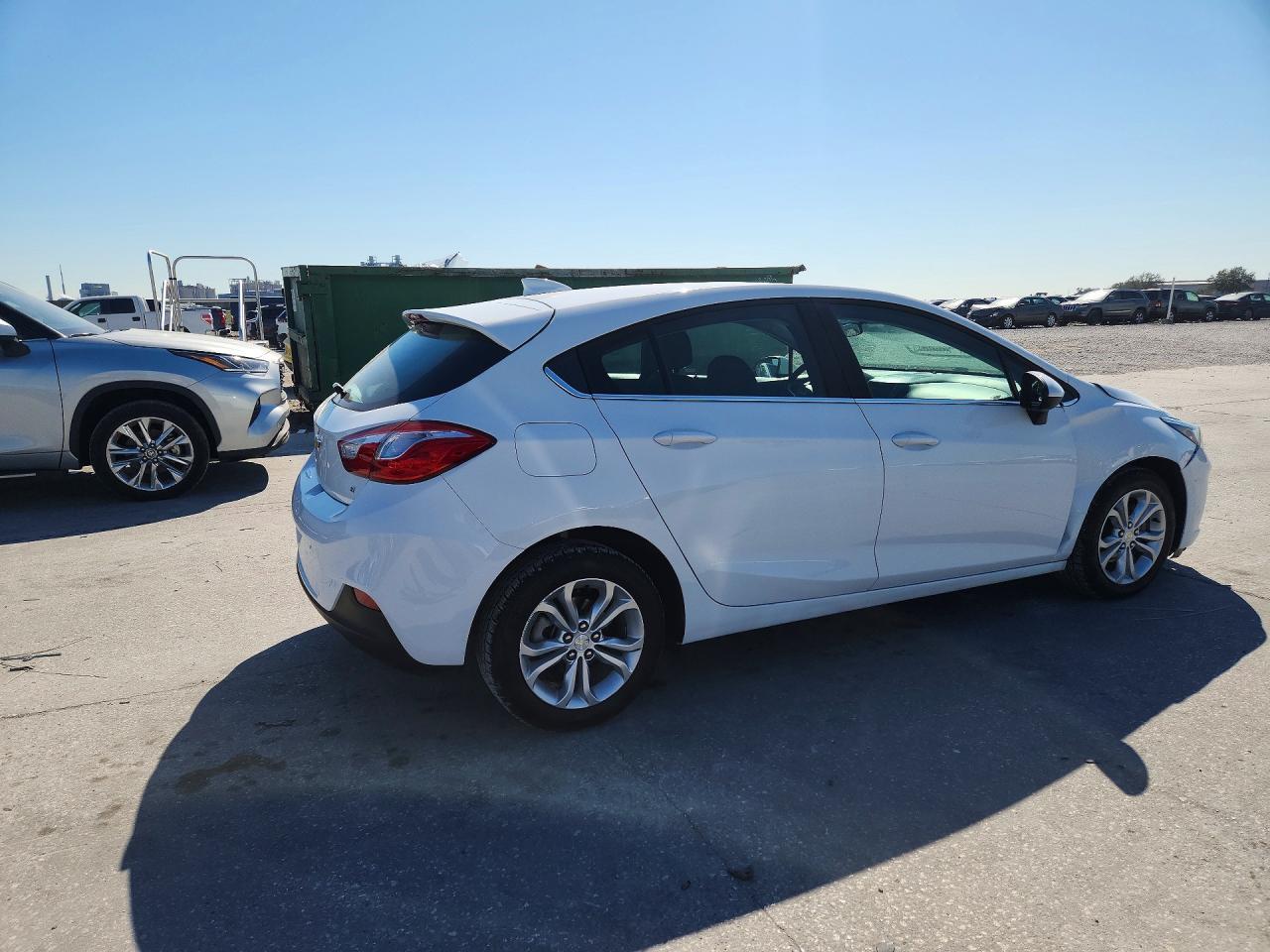 2019 Chevrolet Cruze Lt - Image 3