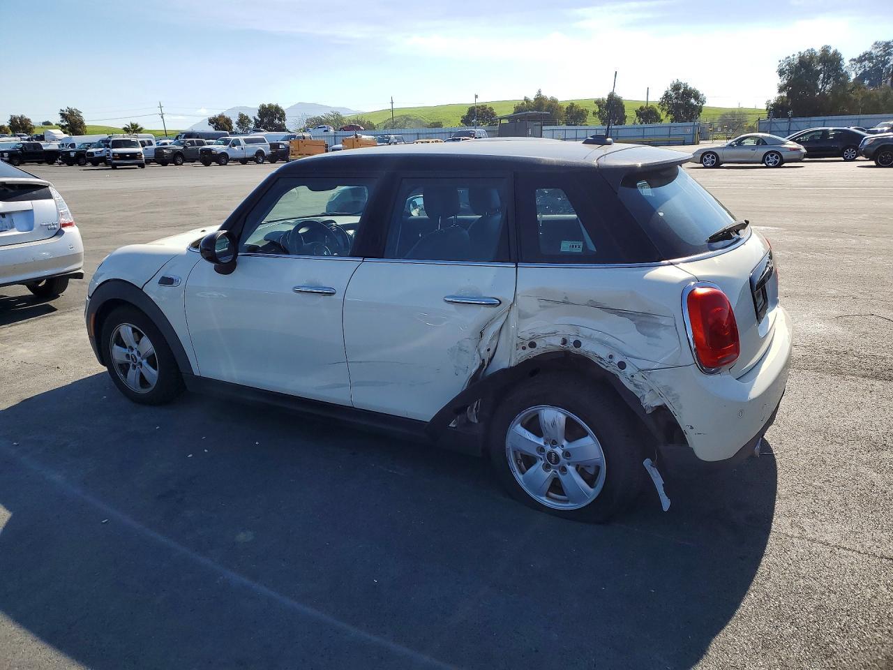 2017 Mini Cooper - Image 2