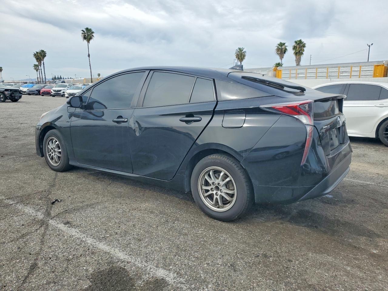 2017 Toyota Prius - Фото 2