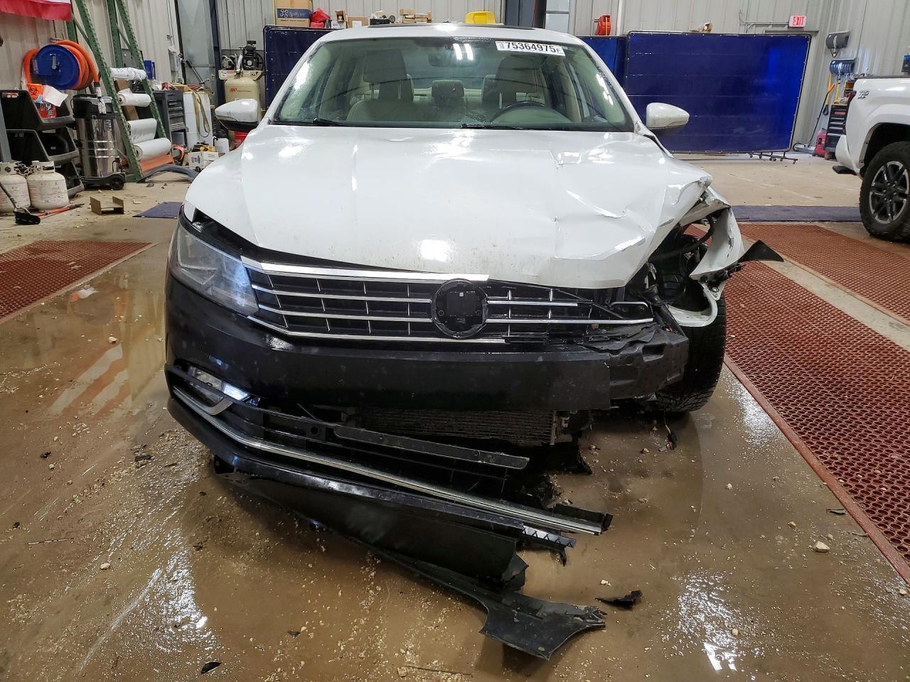 2016 Volkswagen Passat Se - Image 5