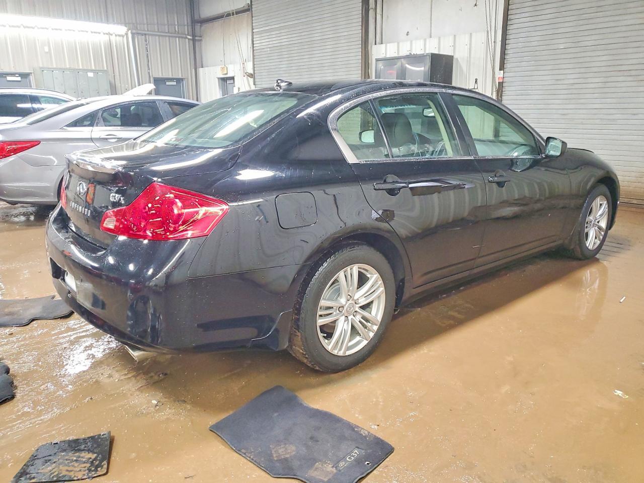 2013 Infiniti G37 Sedan X - Image 3