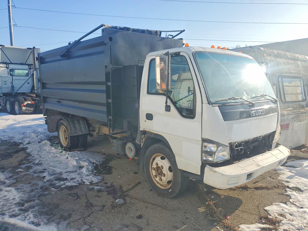 2007 Isuzu Npr Refuse Truck - Фото 4