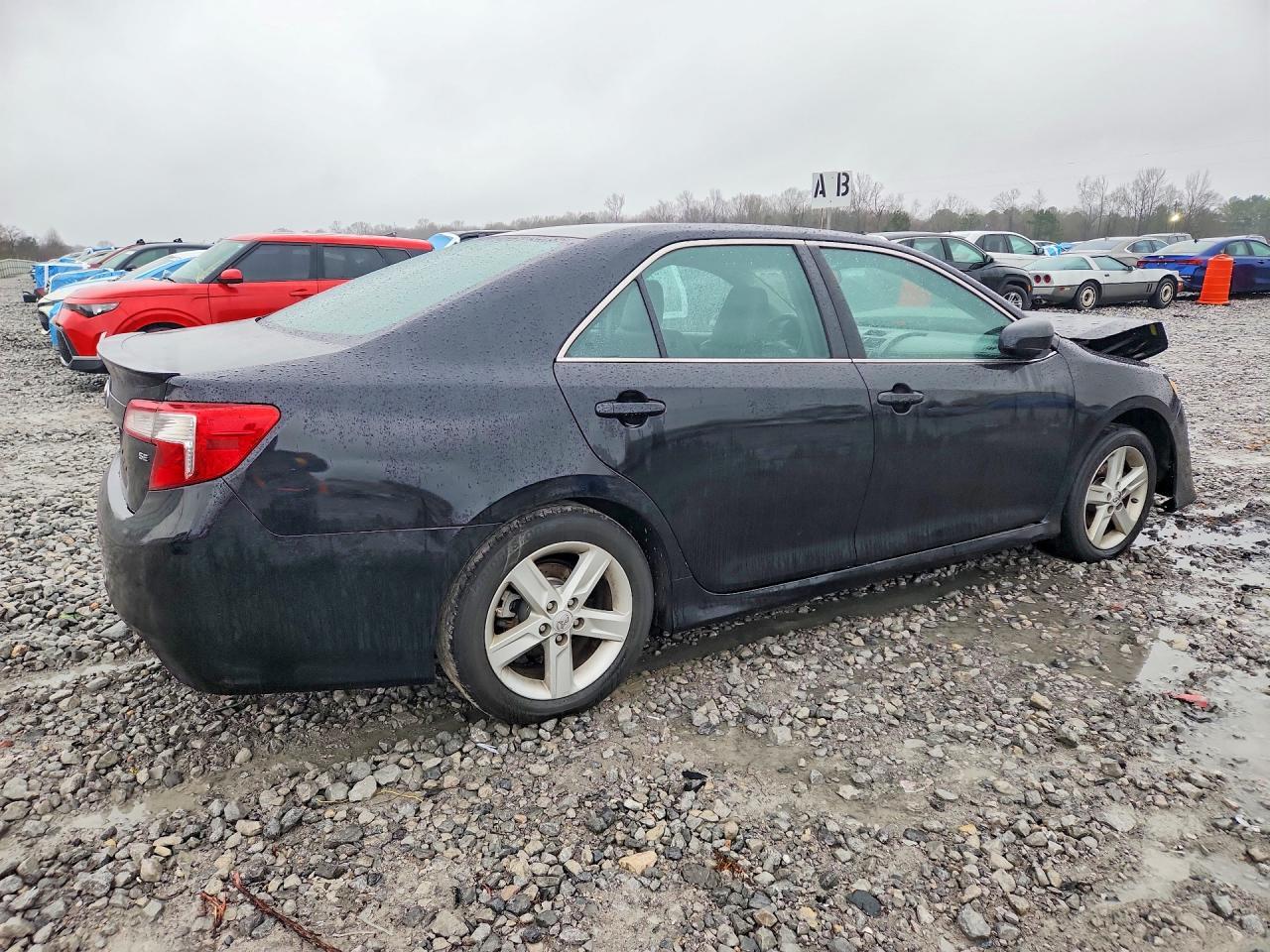2013 Toyota Camry L - Фото 3