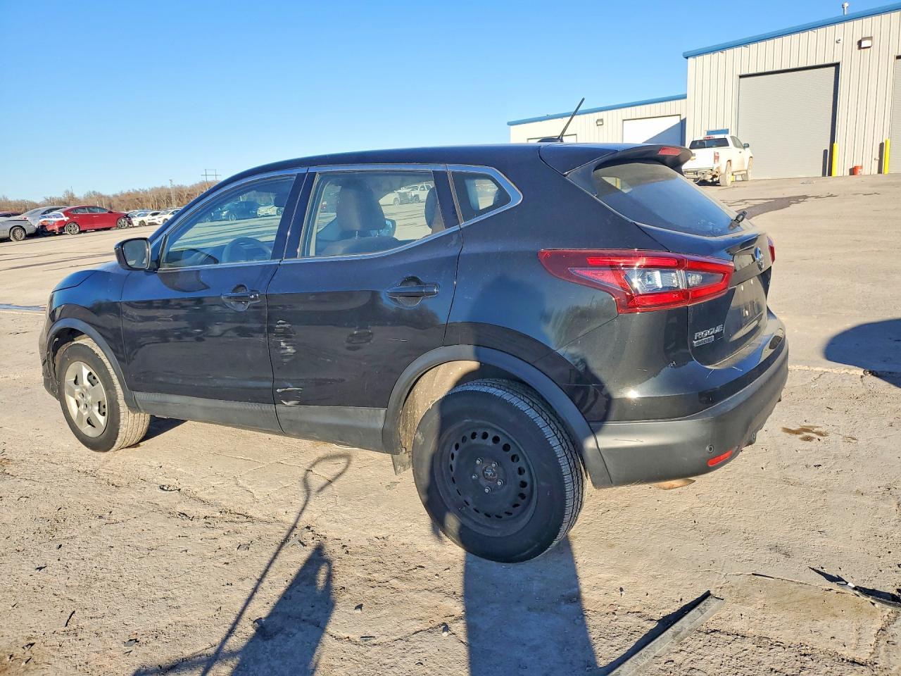 2021 Nissan Rogue Sport S - Фото 2