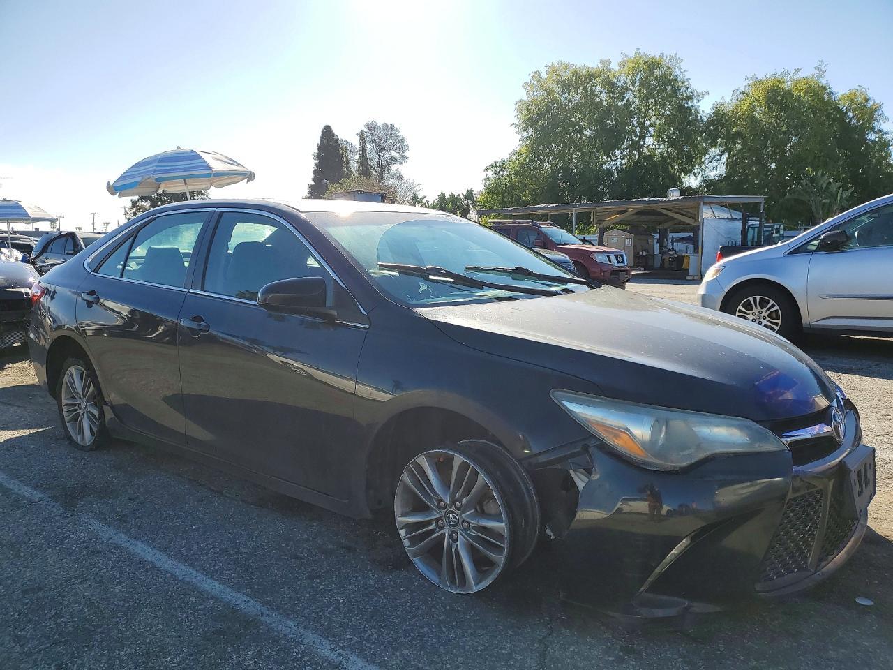 2016 Toyota Camry Le - Фото 4