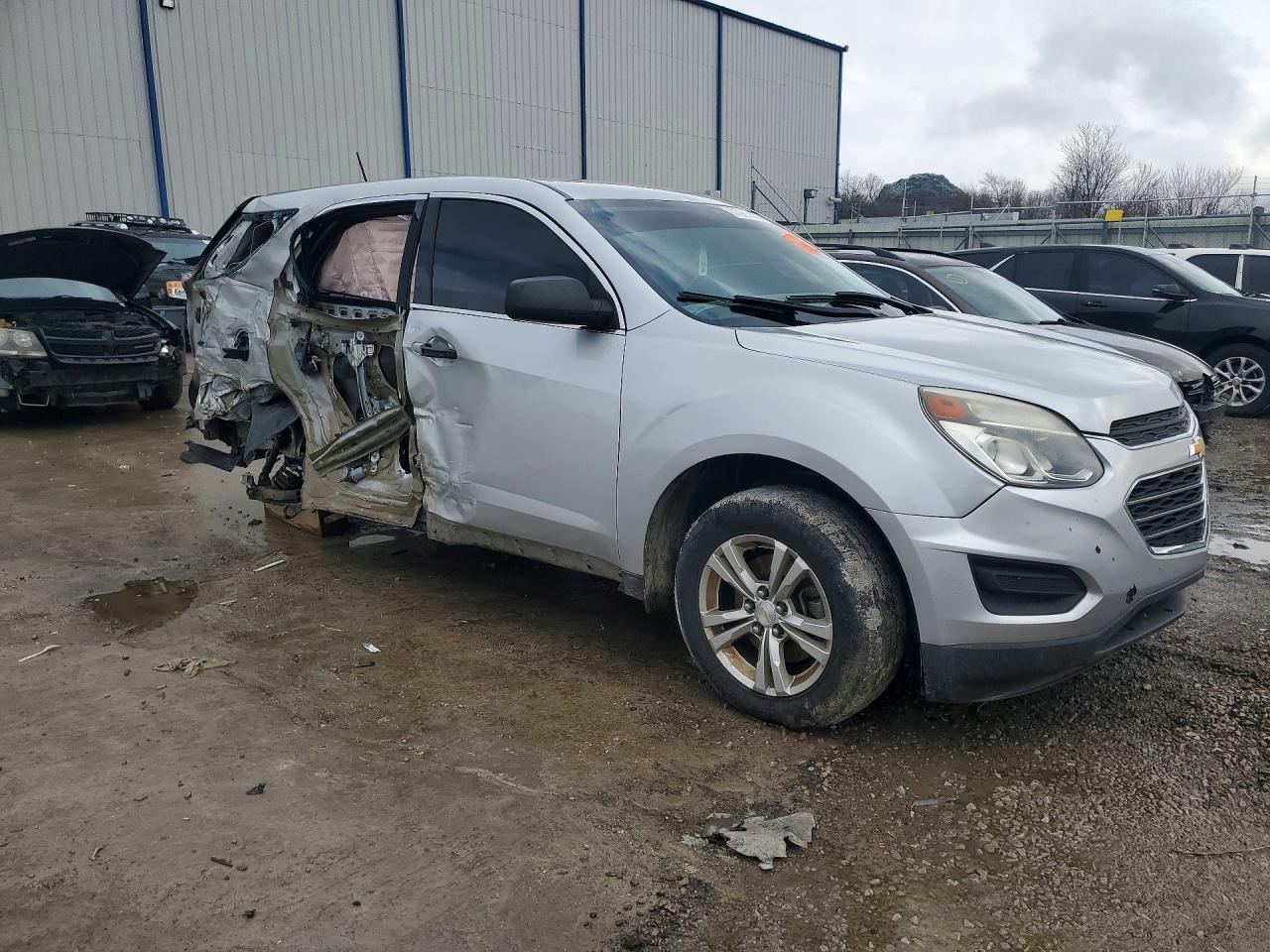 2017 Chevrolet Equinox Ls - Фото 4