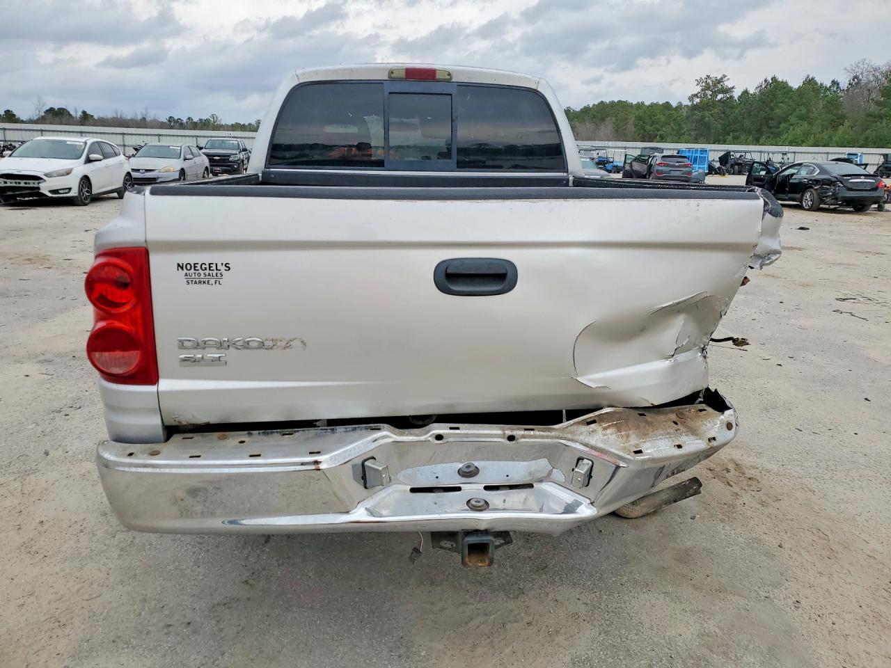 2005 Dodge Dakota Quad Slt - Image 6