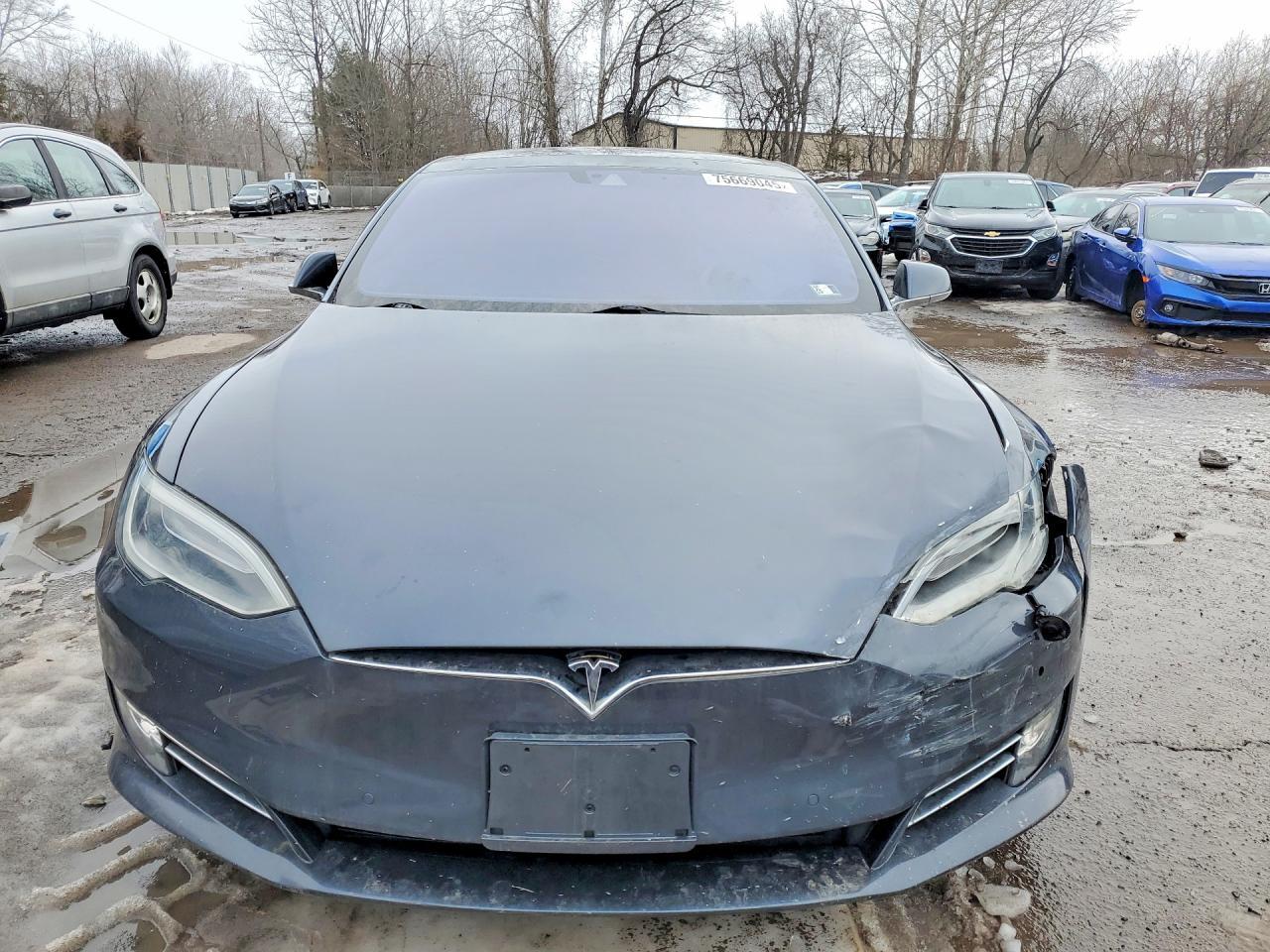 2016 Tesla Model S - Image 5