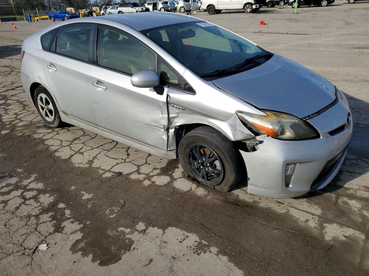 2012 Toyota Prius Two - Image 4