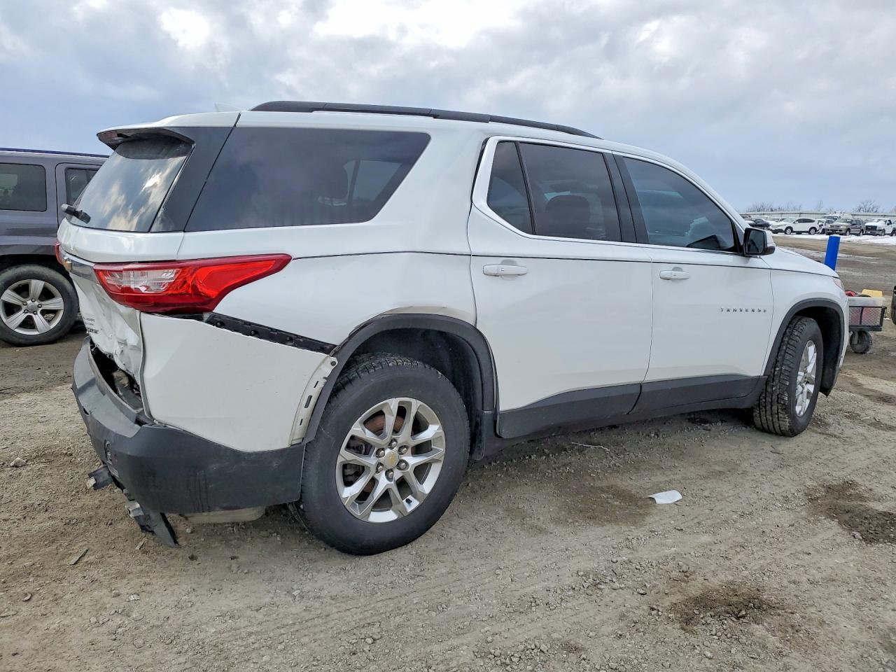 2019 Chevrolet Traverse Lt - Image 3