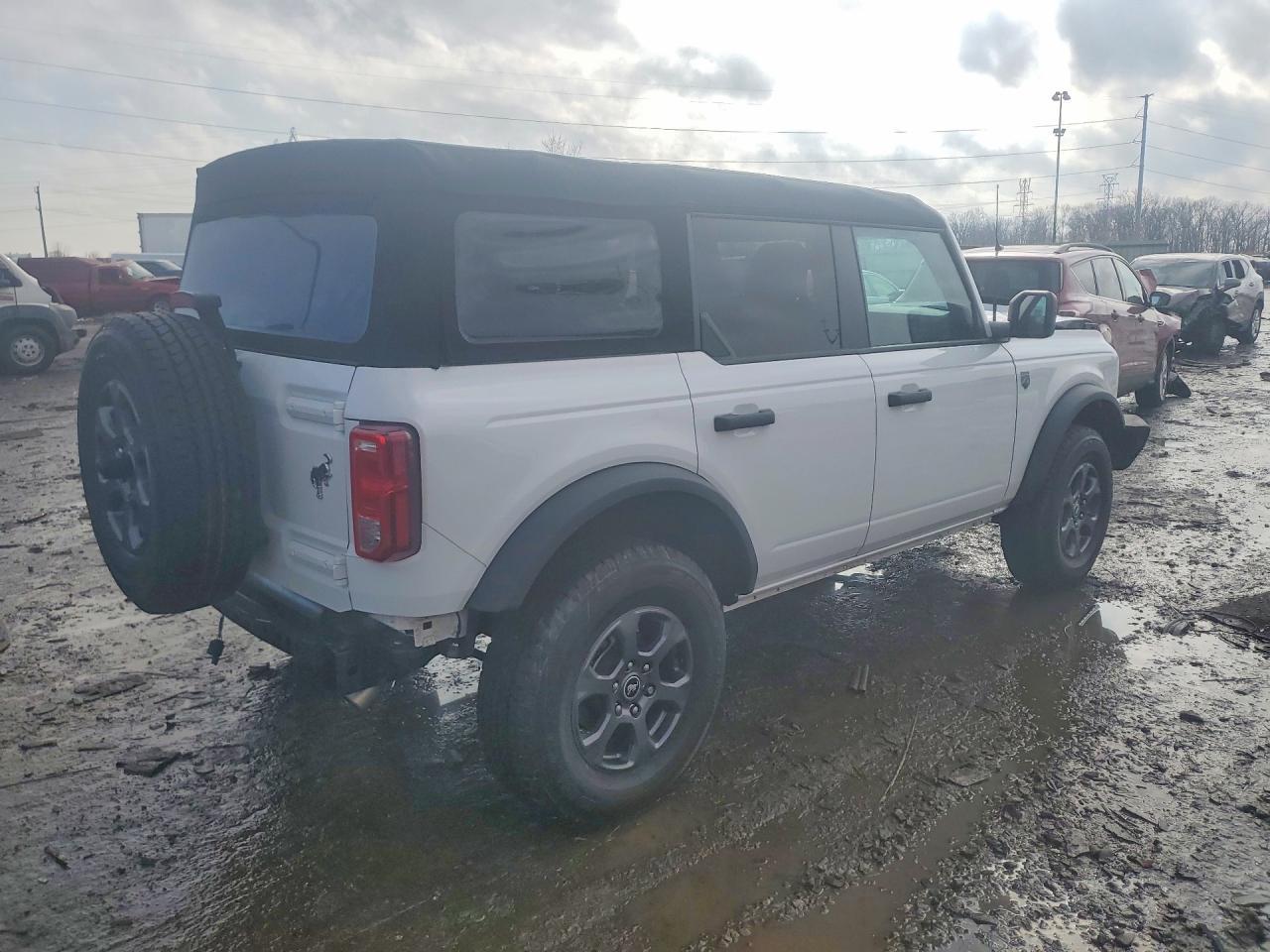 2024 Ford Bronco Big Bend - Image 3