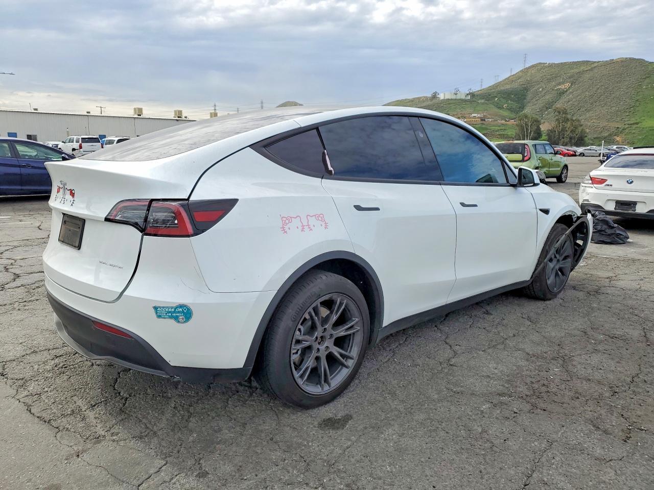 2025 Tesla Model Y - Image 3