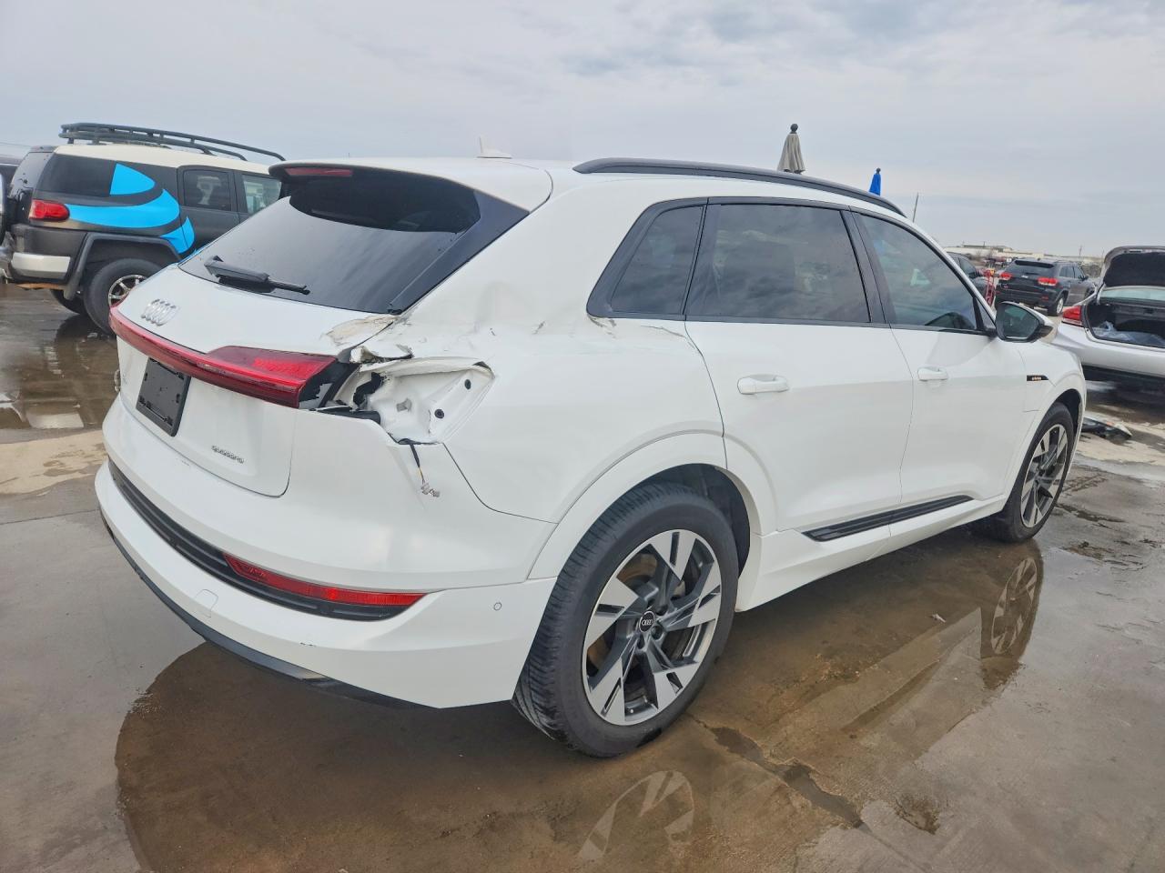 2021 Audi E-Tron Premium - Фото 3