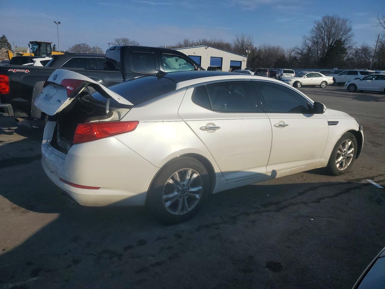 2011 Kia Optima Ex - Image 3