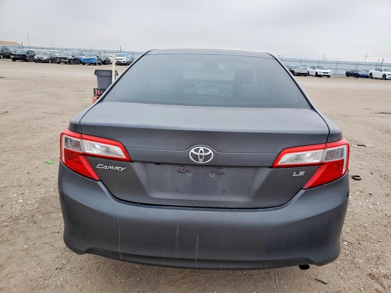 2014 Toyota Camry L - Фото 6