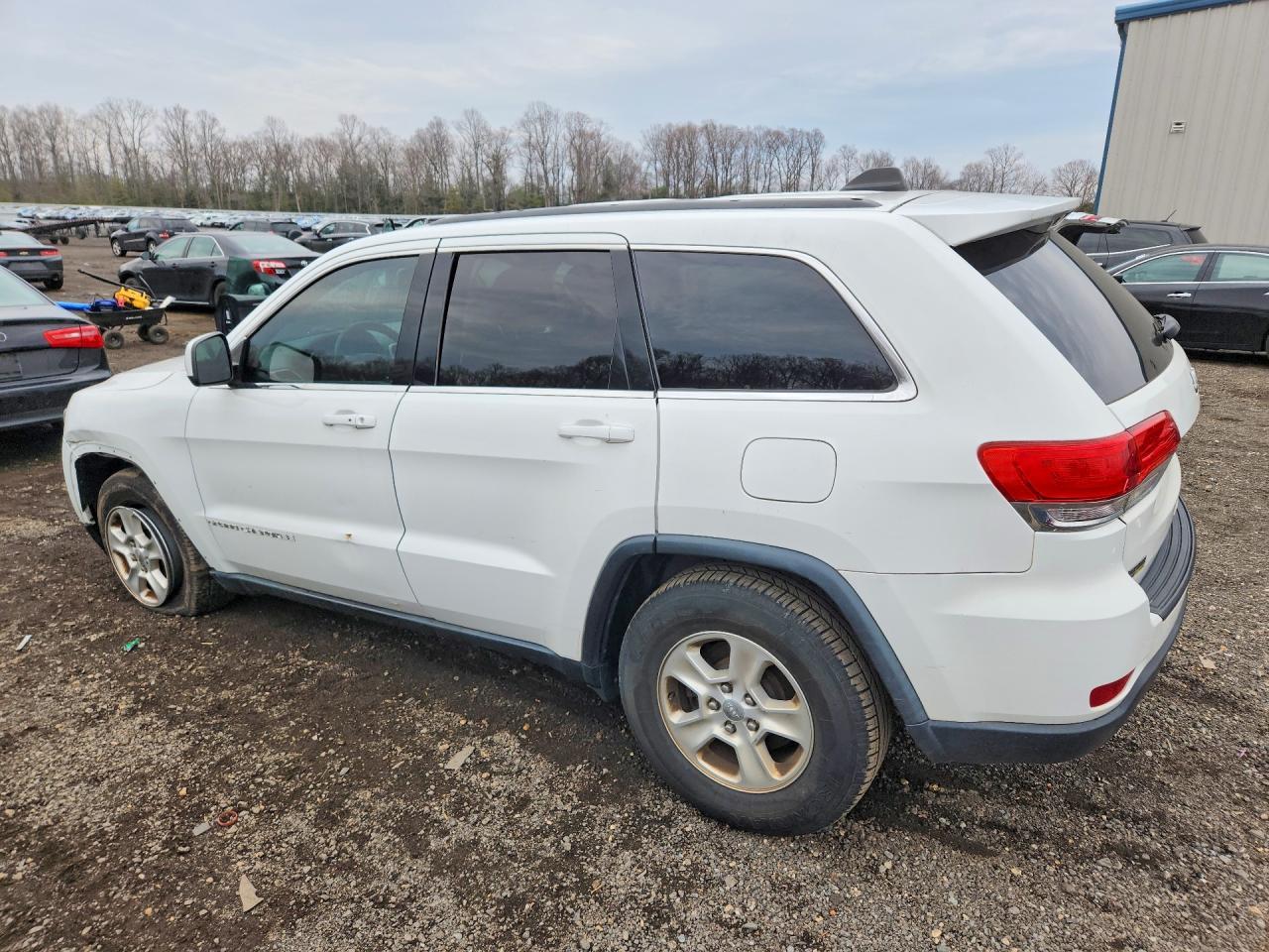 2015 Jeep Grand Cherokee Laredo - Image 2