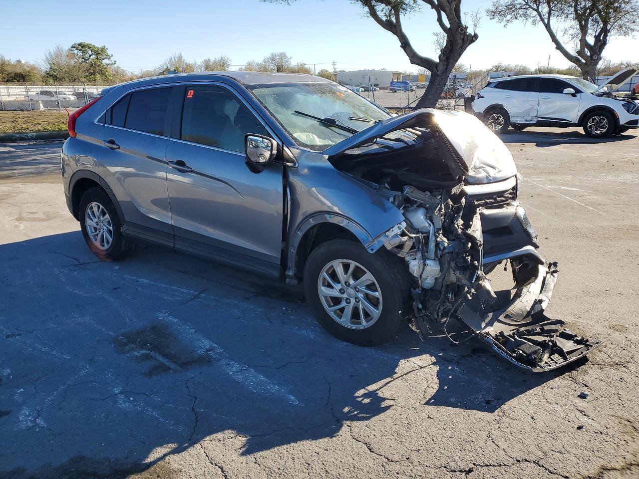 2019 Mitsubishi Eclipse C - Image 4