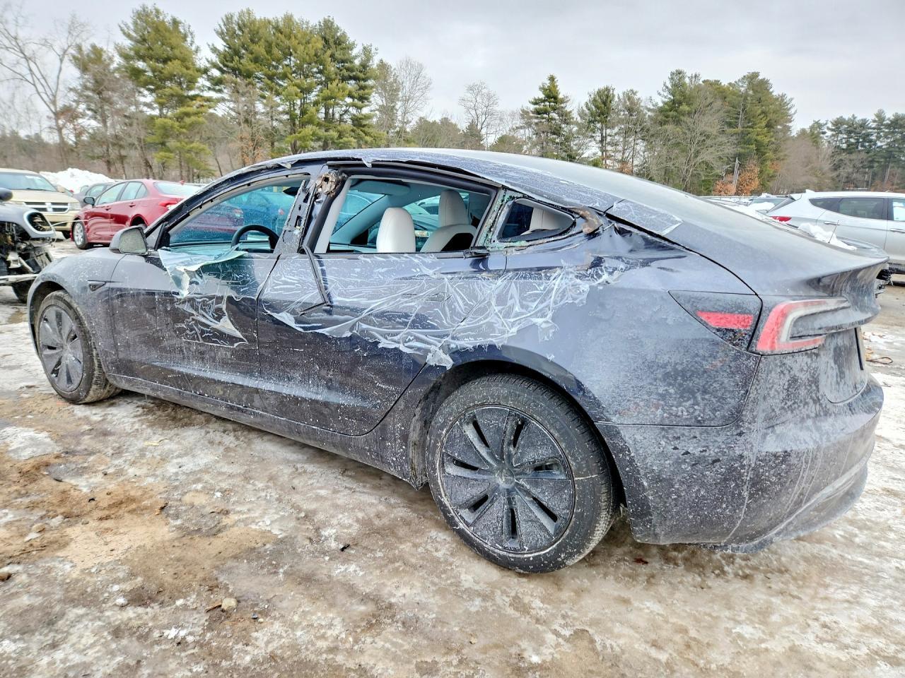 2025 Tesla Model 3 - Image 2