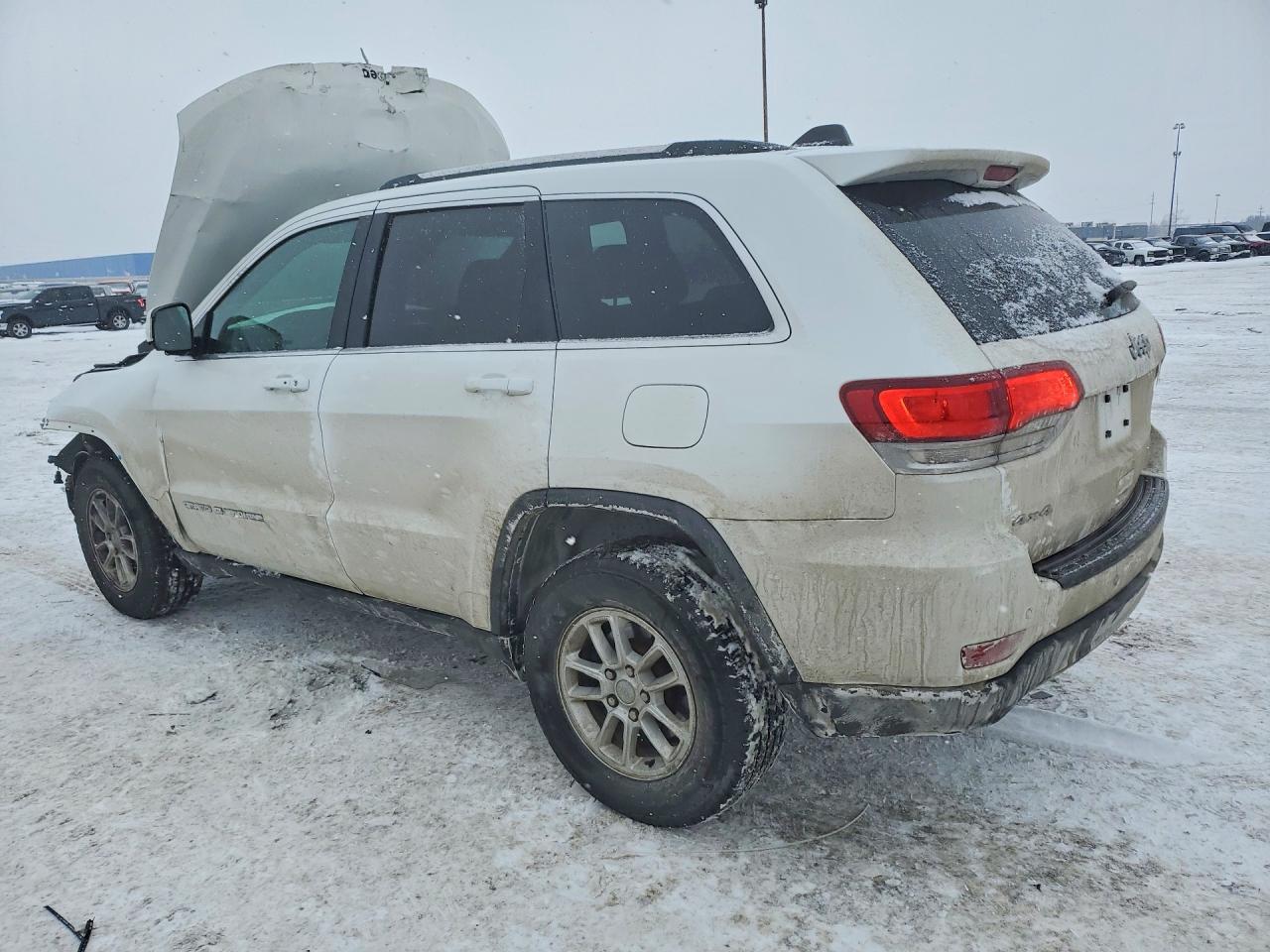 2020 Jeep Grand Cherokee Laredo - Image 2