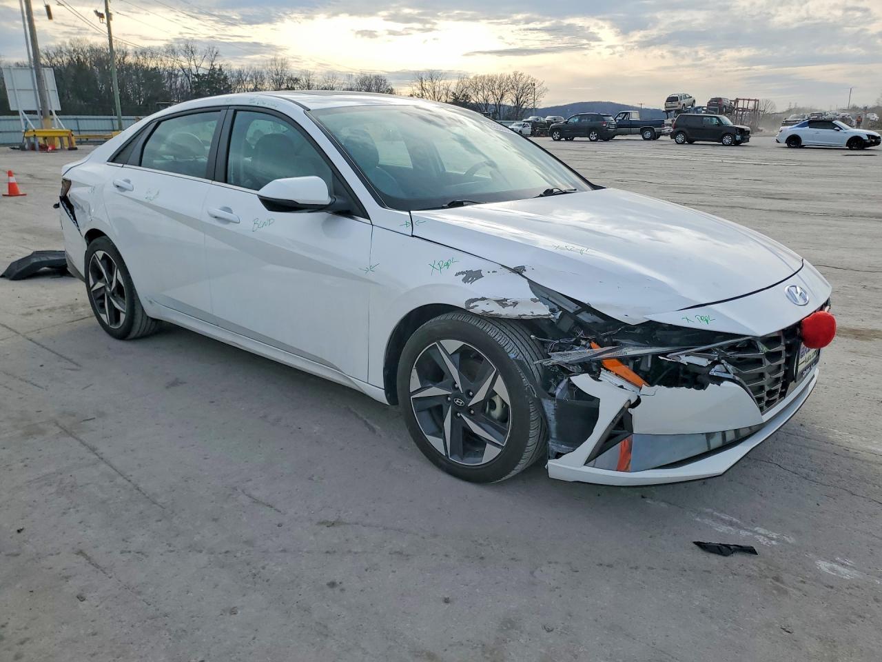 2023 Hyundai Elantra Limited - Фото 4