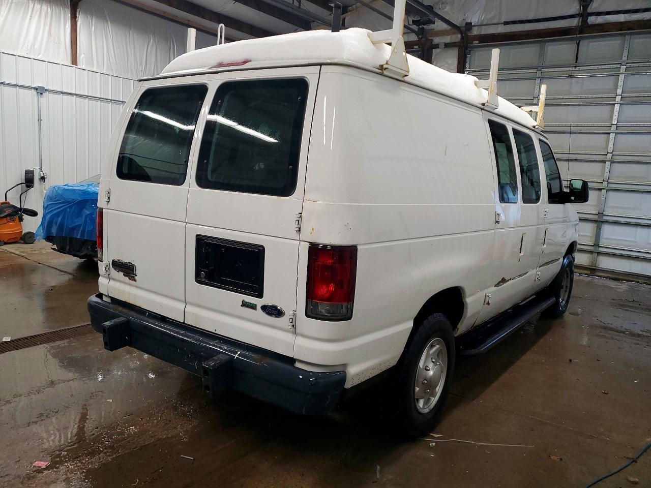 2013 Ford E250 Delivery Van - Фото 3