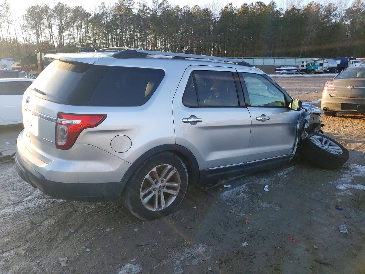 2013 Ford Explorer Xlt - Image 3