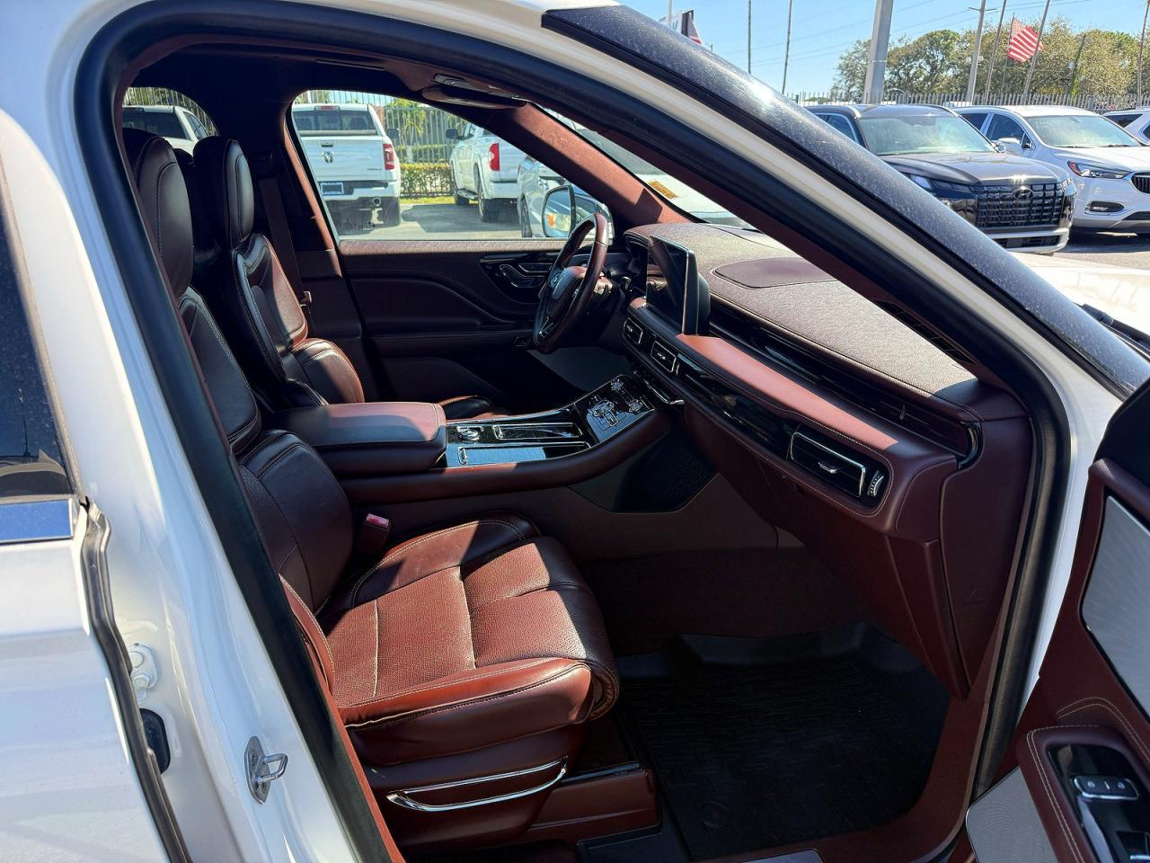 2020 Lincoln Aviator Black Label Grand Touring - Image 5
