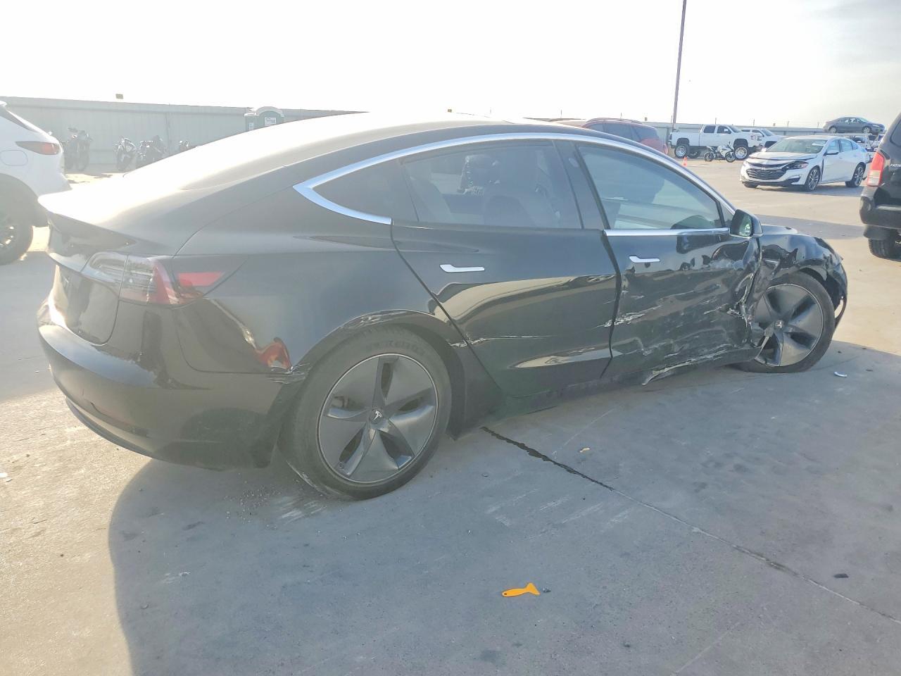 2019 Tesla Model 3 - Фото 3