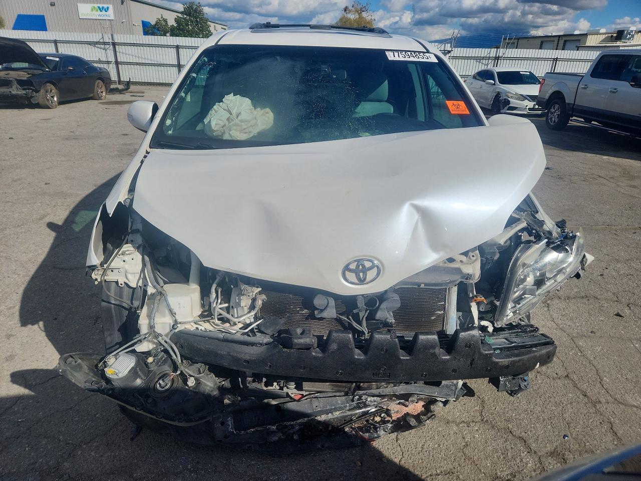2016 Toyota Sienna Xle - Фото 5
