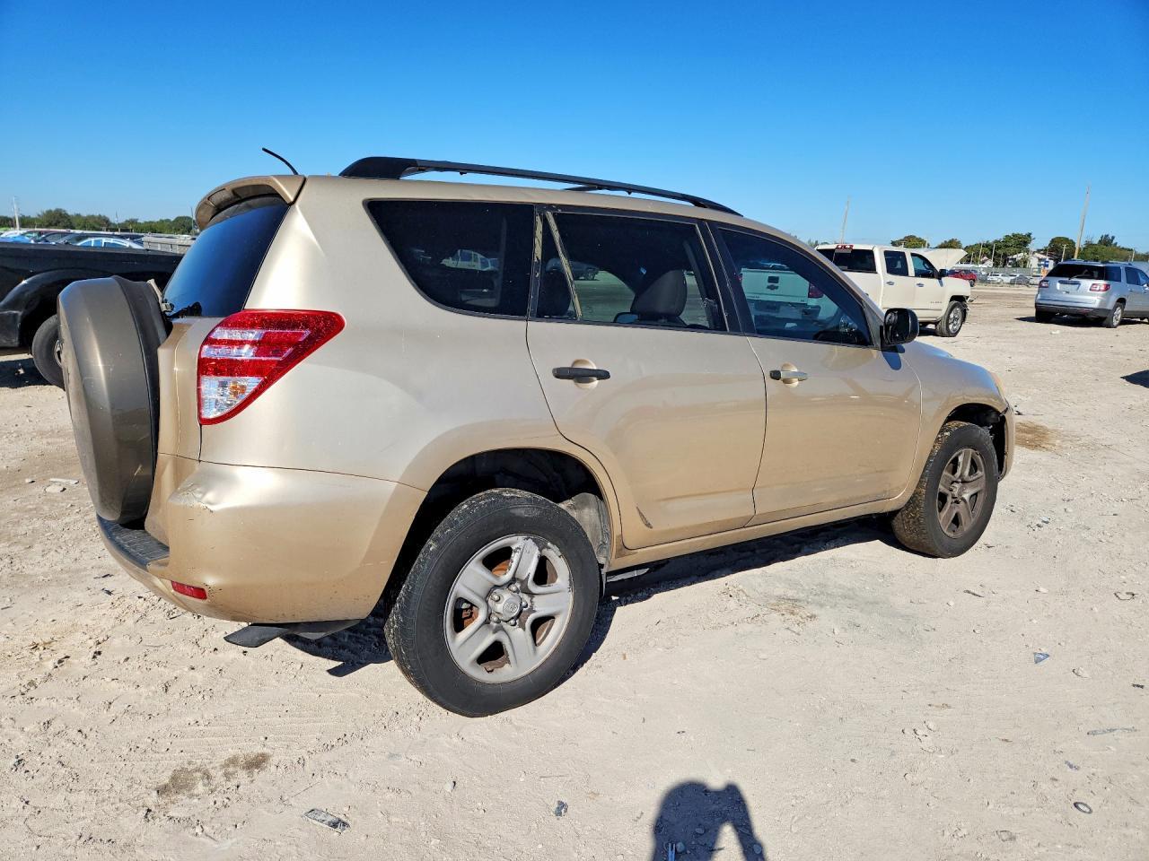 2011 Toyota Rav4 Base - Фото 3