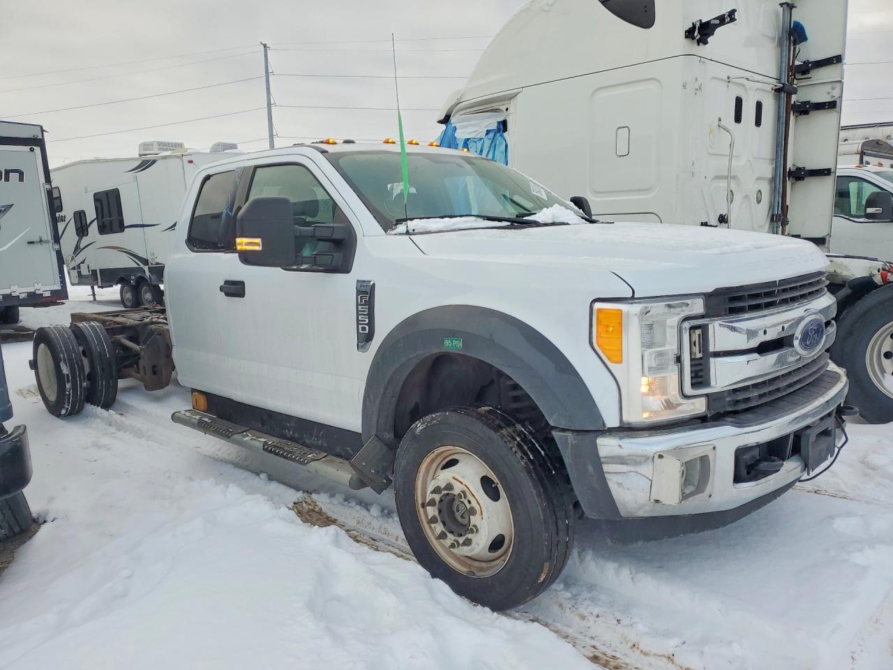 2017 Ford F550 Super Duty - Image 4