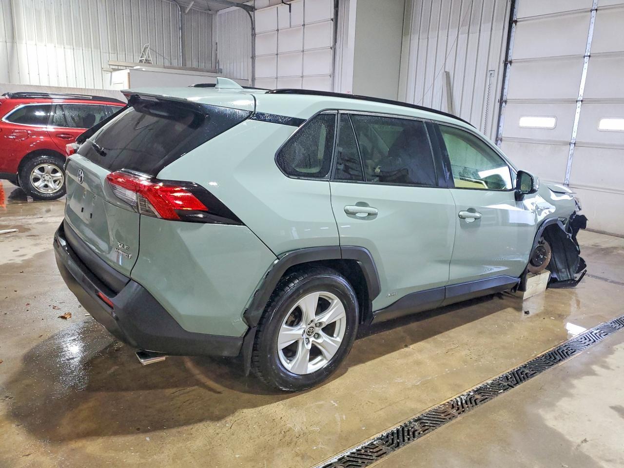 2021 Toyota Rav4 Xle - Image 3