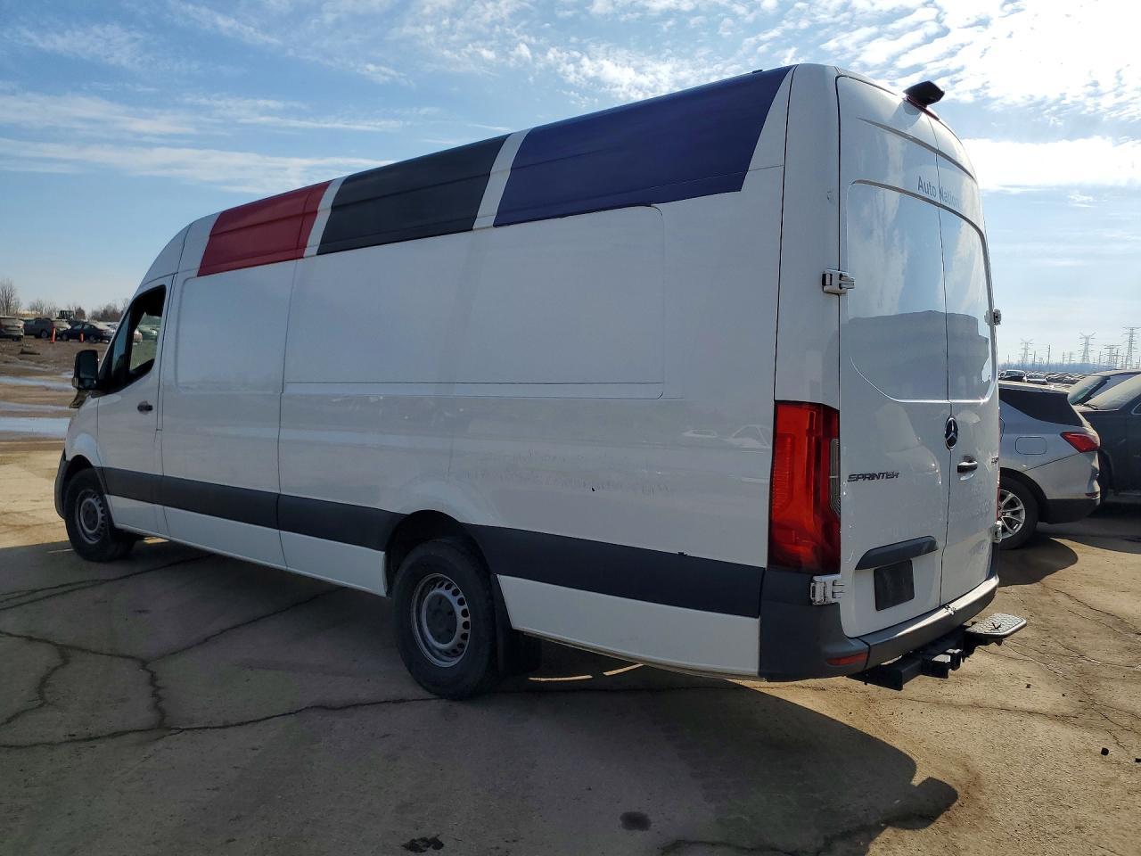 2021 Mercedes Benz Sprinter 2500 Delivery Van - Фото 2