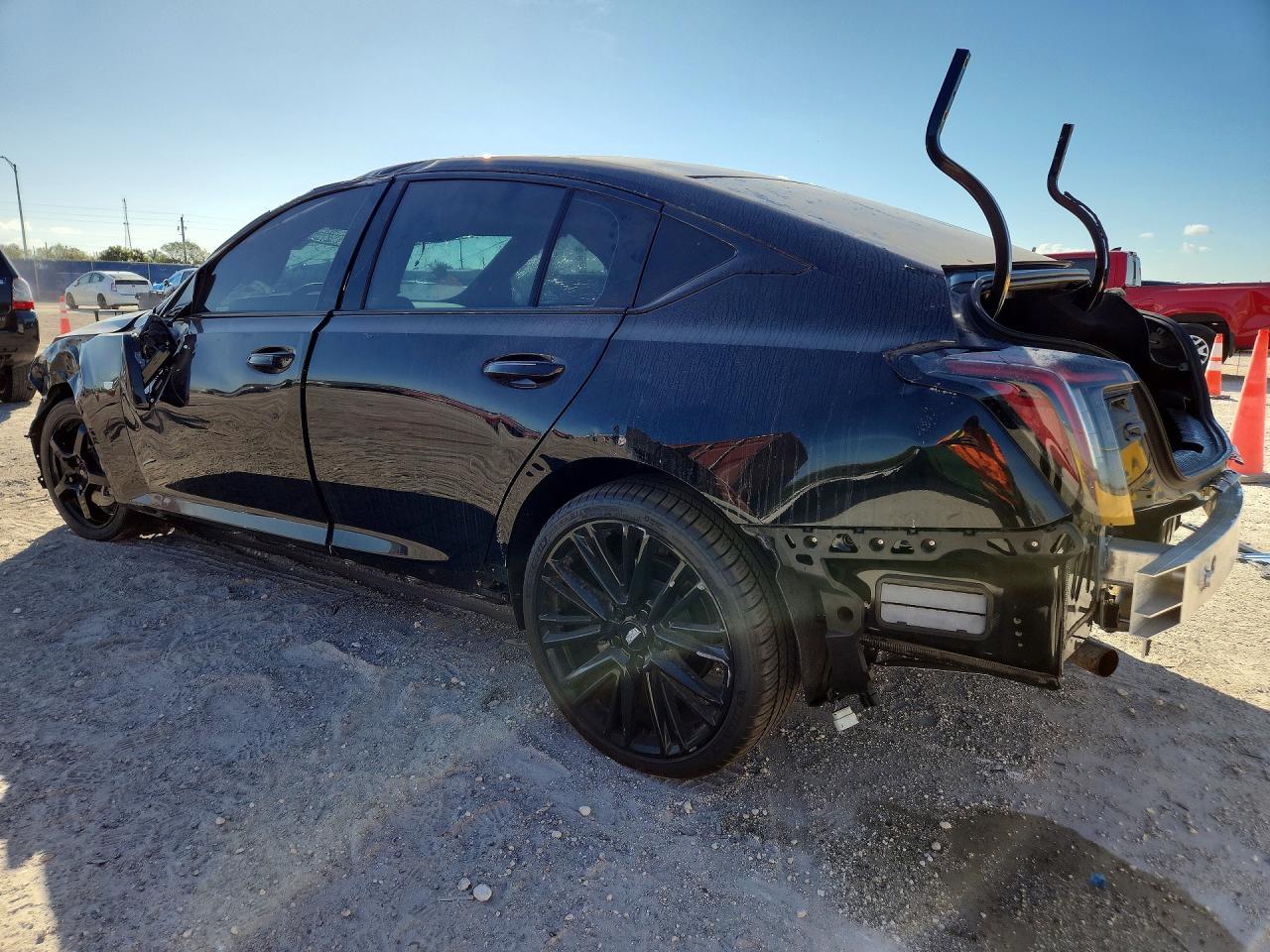 2025 Cadillac Ct5 Sport - Фото 2