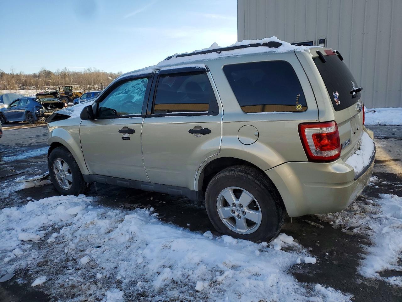 2012 Ford Escape Xlt - Image 2