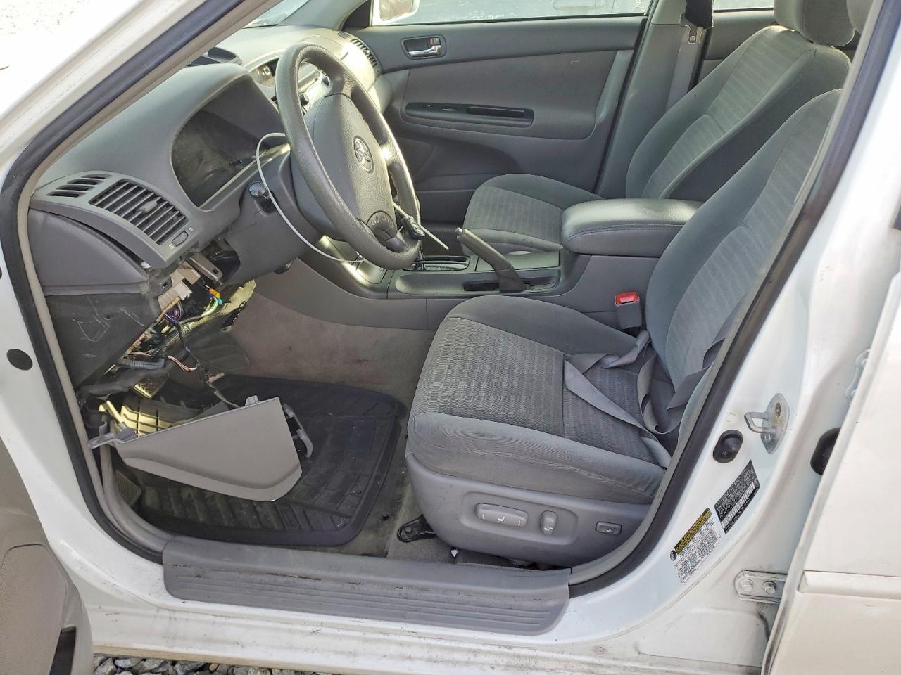2005 Toyota Camry Le - Image 7