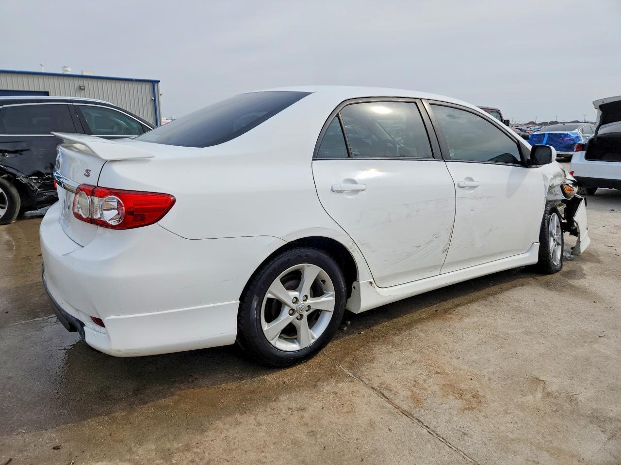 2011 Toyota Corolla S - Фото 3