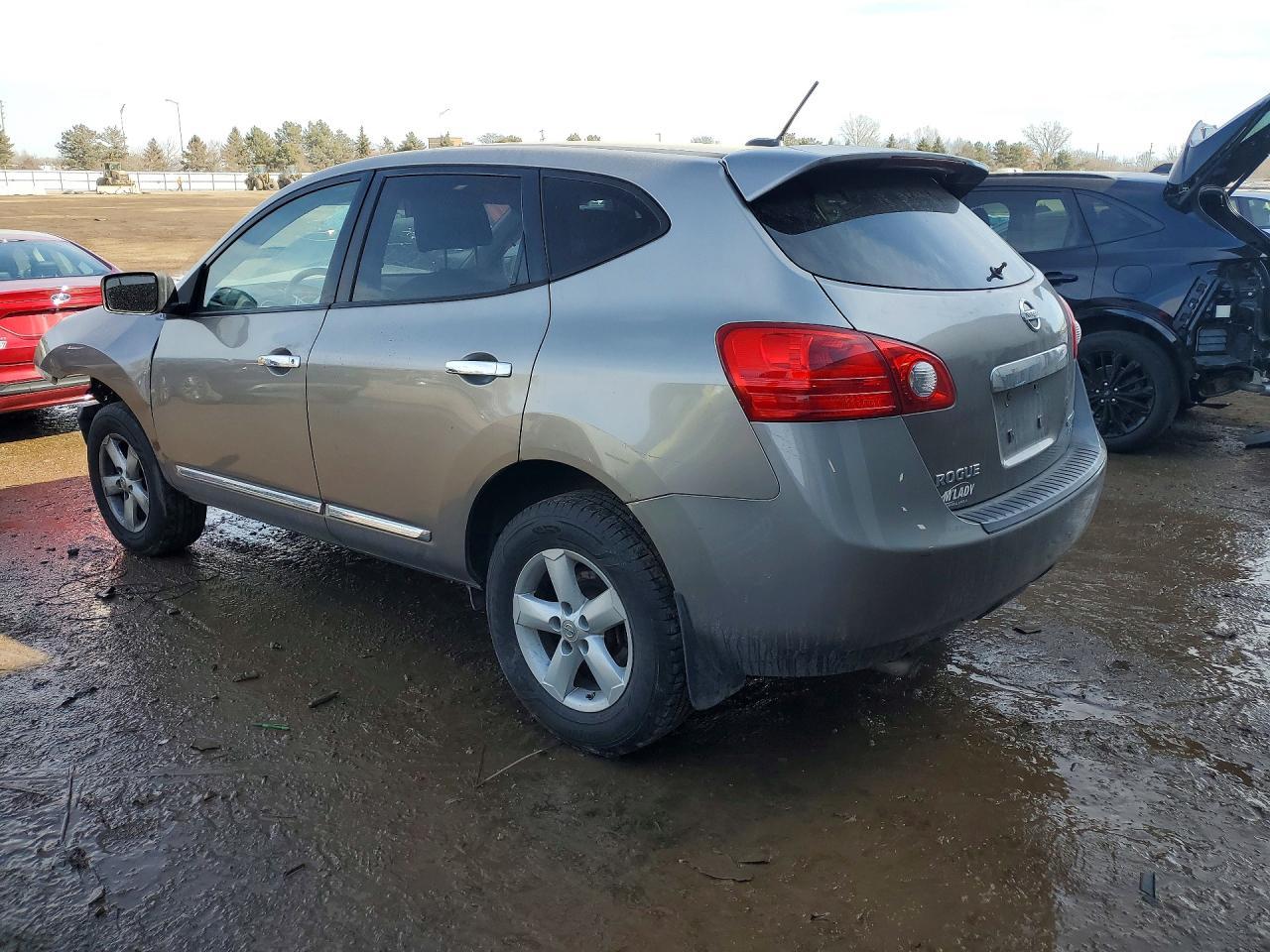 2013 Nissan Rogue S - Image 2
