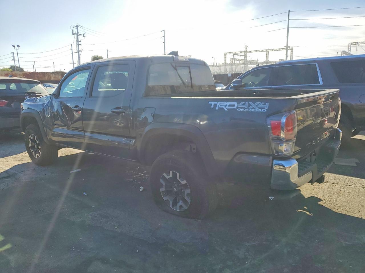 2023 Toyota Tacoma Double Cab - Фото 2