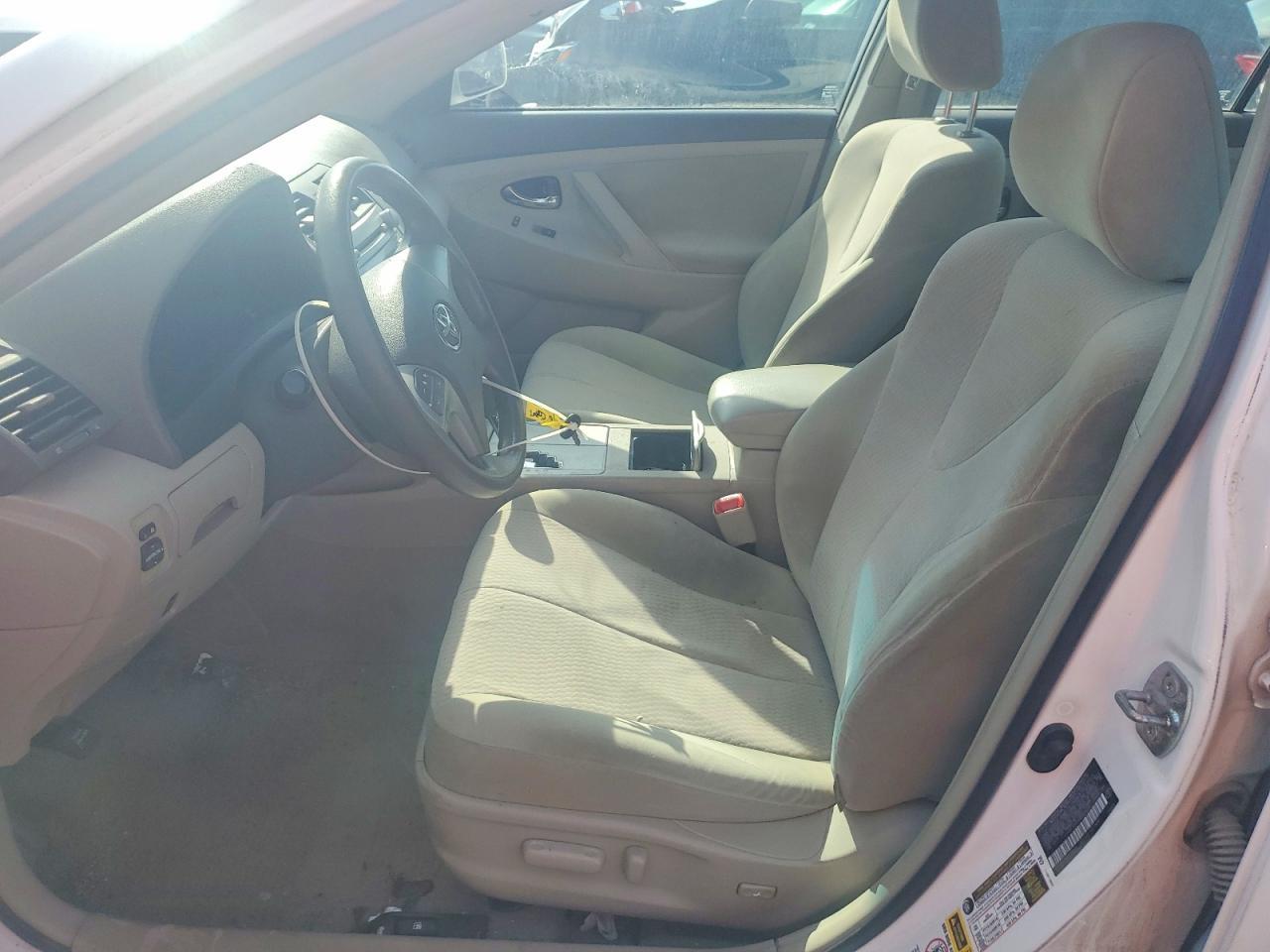 2010 Toyota Camry Base - Фото 7