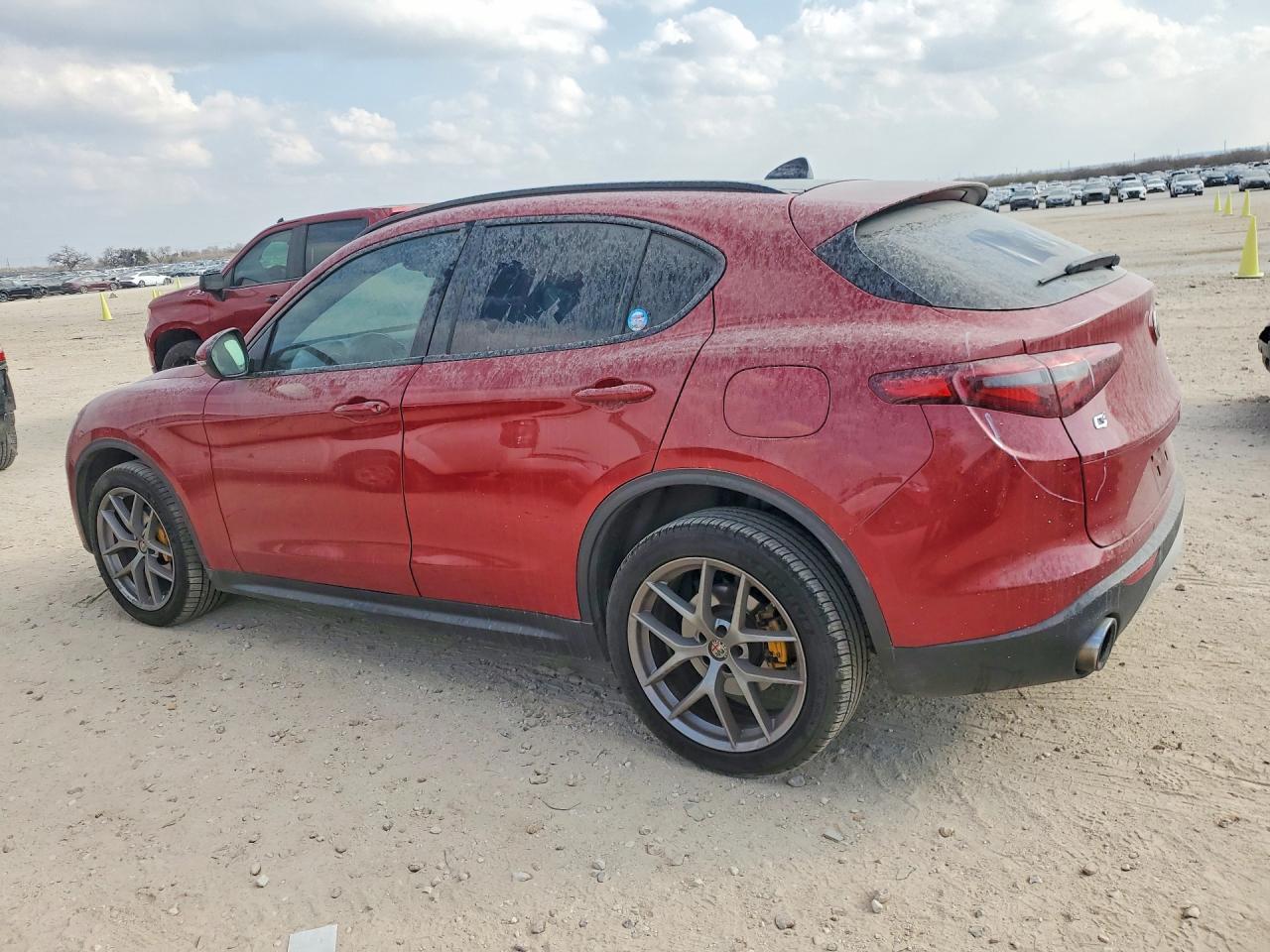 2018 Alfa Romeo Stelvio Ti Sport - Фото 2