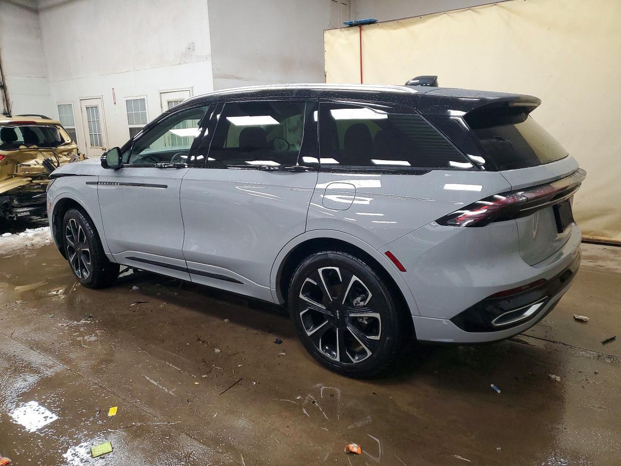 2026 Lincoln Nautilus Reserve - Фото 2